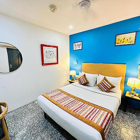 Hotel Golden Saffron By Qotel-Punjabi Bagh Ню Делхи Екстериор снимка