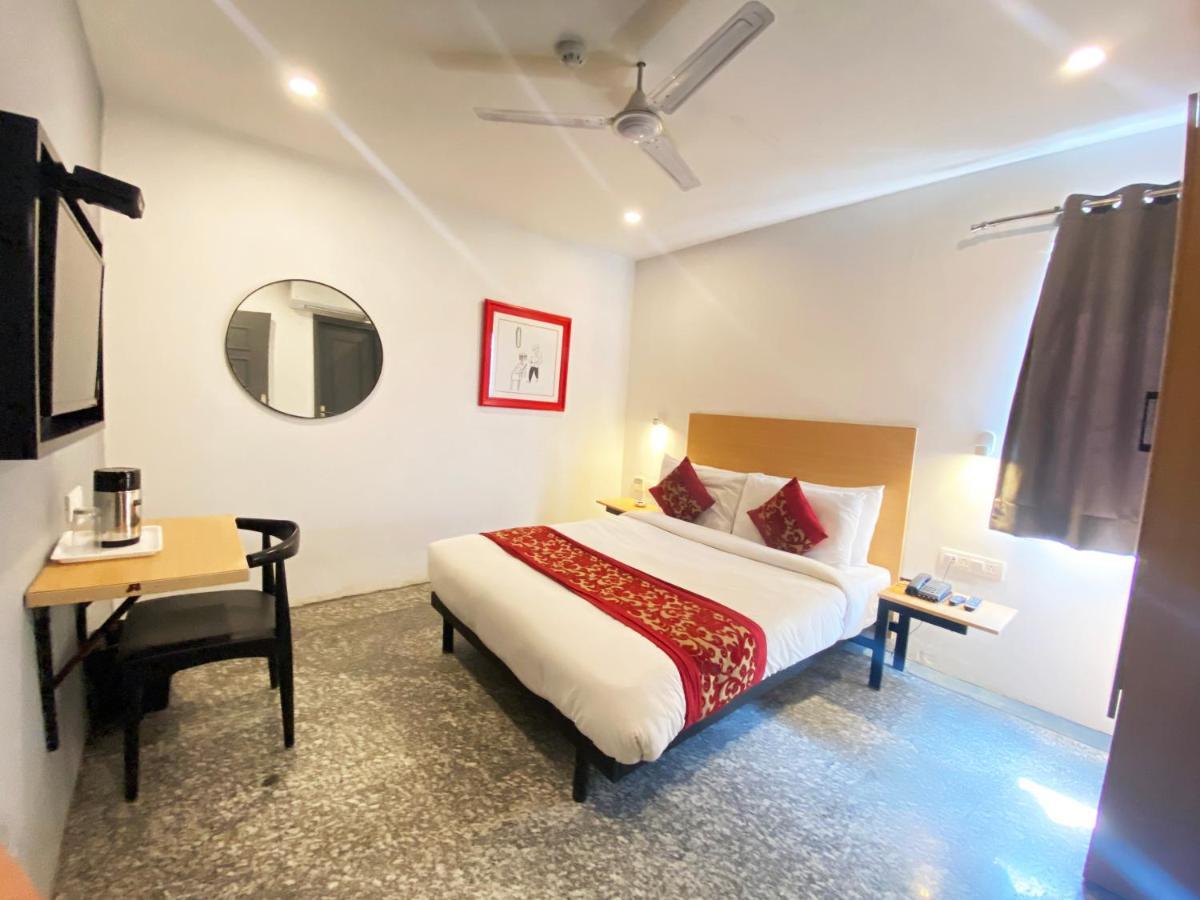 Hotel Golden Saffron By Qotel-Punjabi Bagh Ню Делхи Екстериор снимка