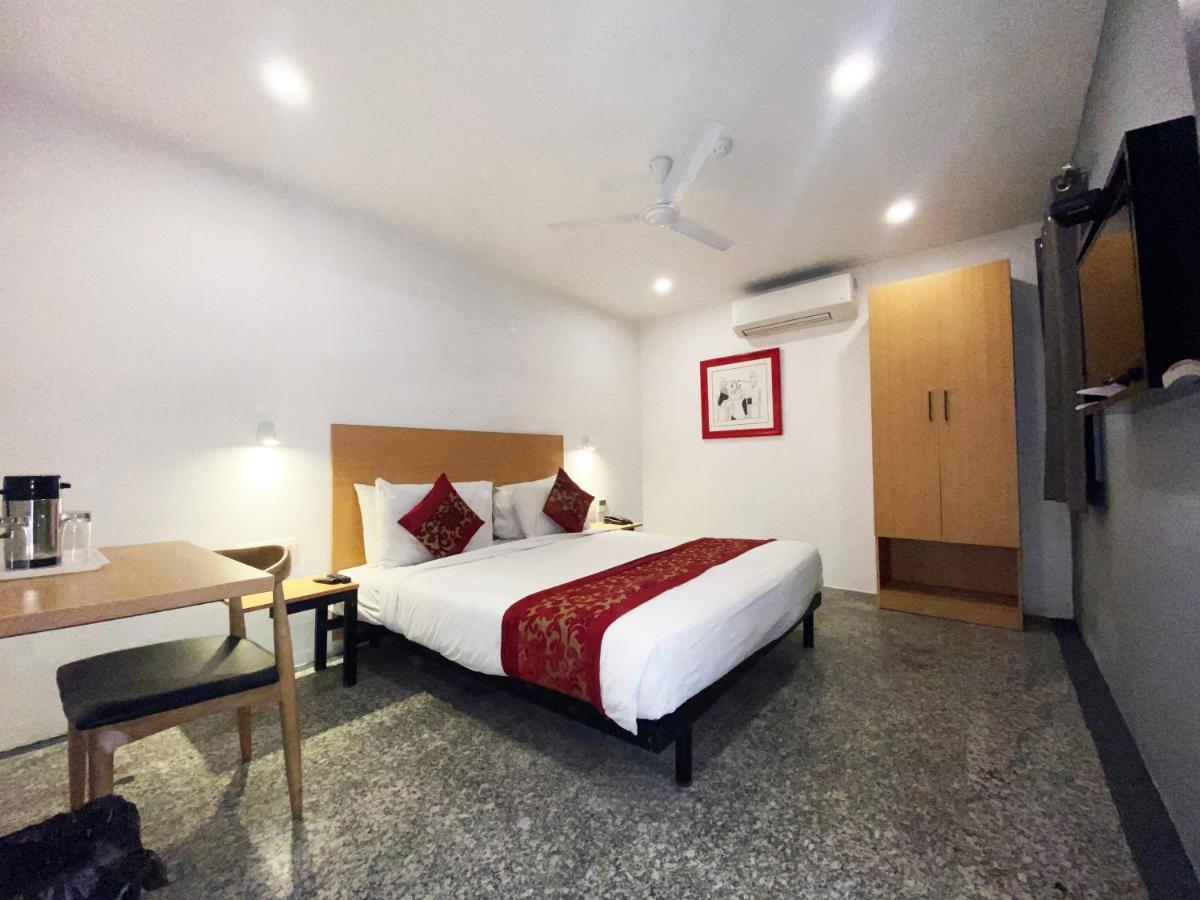 Hotel Golden Saffron By Qotel-Punjabi Bagh Ню Делхи Екстериор снимка
