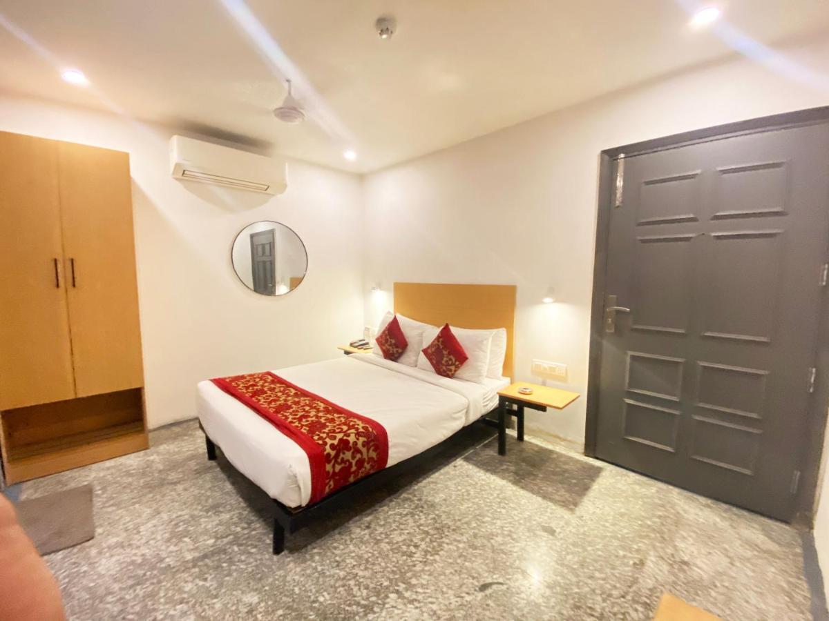 Hotel Golden Saffron By Qotel-Punjabi Bagh Ню Делхи Екстериор снимка