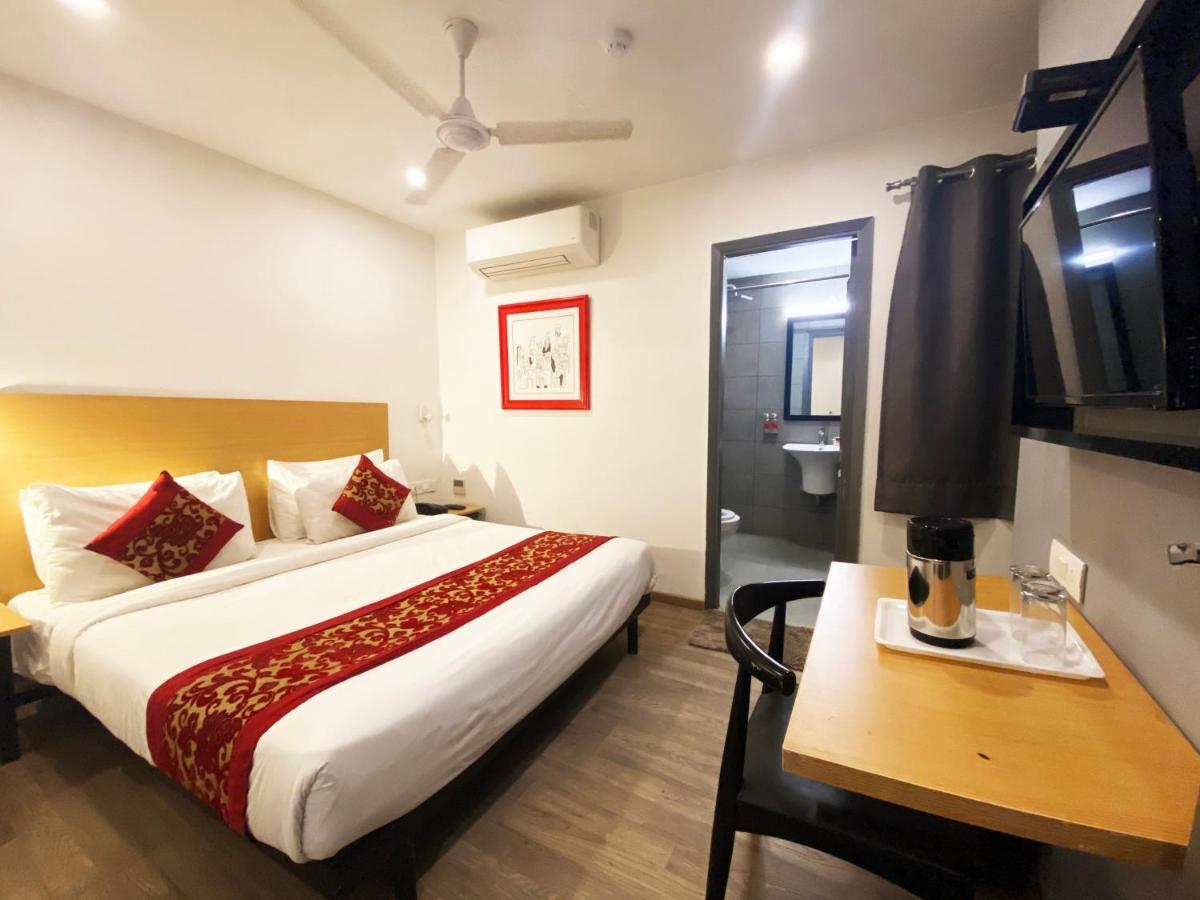 Hotel Golden Saffron By Qotel-Punjabi Bagh Ню Делхи Екстериор снимка
