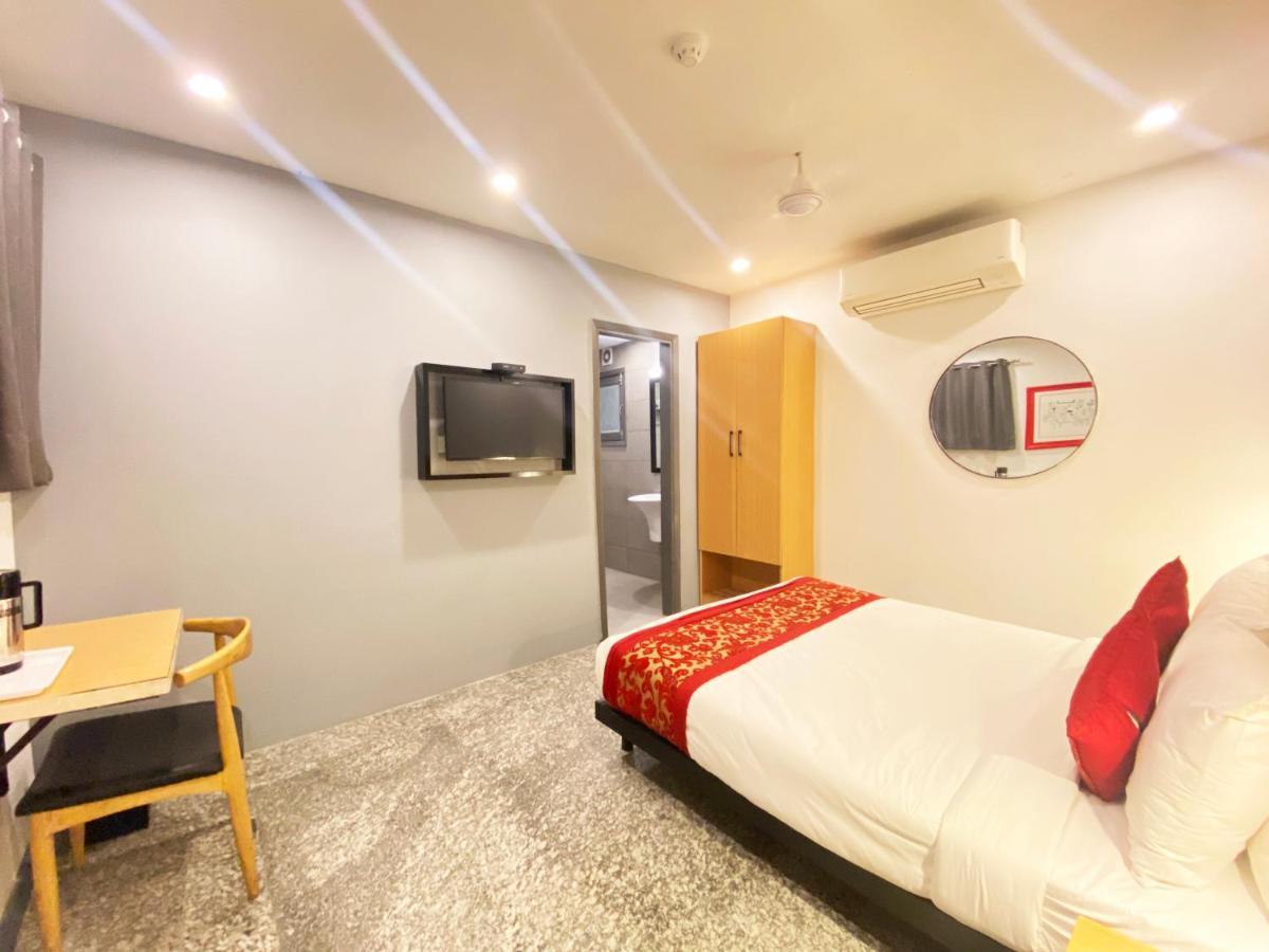 Hotel Golden Saffron By Qotel-Punjabi Bagh Ню Делхи Екстериор снимка