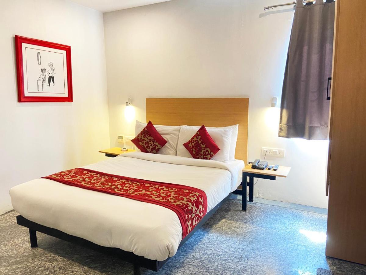 Hotel Golden Saffron By Qotel-Punjabi Bagh Ню Делхи Екстериор снимка