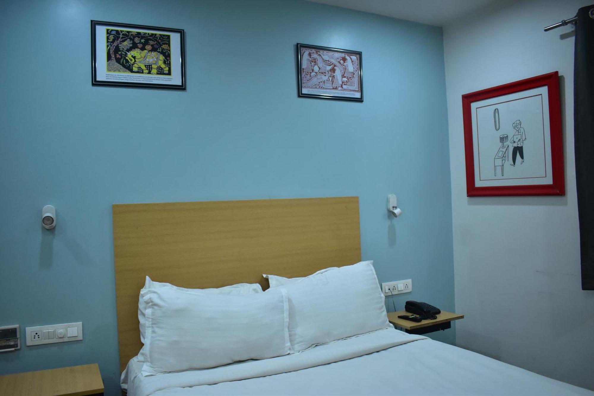 Hotel Golden Saffron By Qotel-Punjabi Bagh Ню Делхи Екстериор снимка