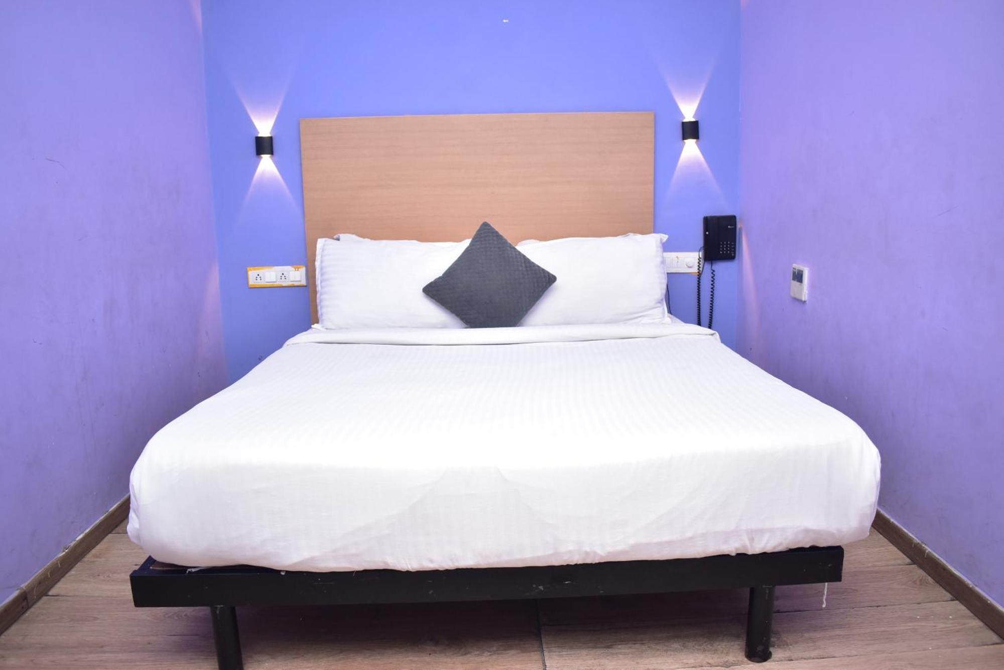 Hotel Golden Saffron By Qotel-Punjabi Bagh Ню Делхи Екстериор снимка