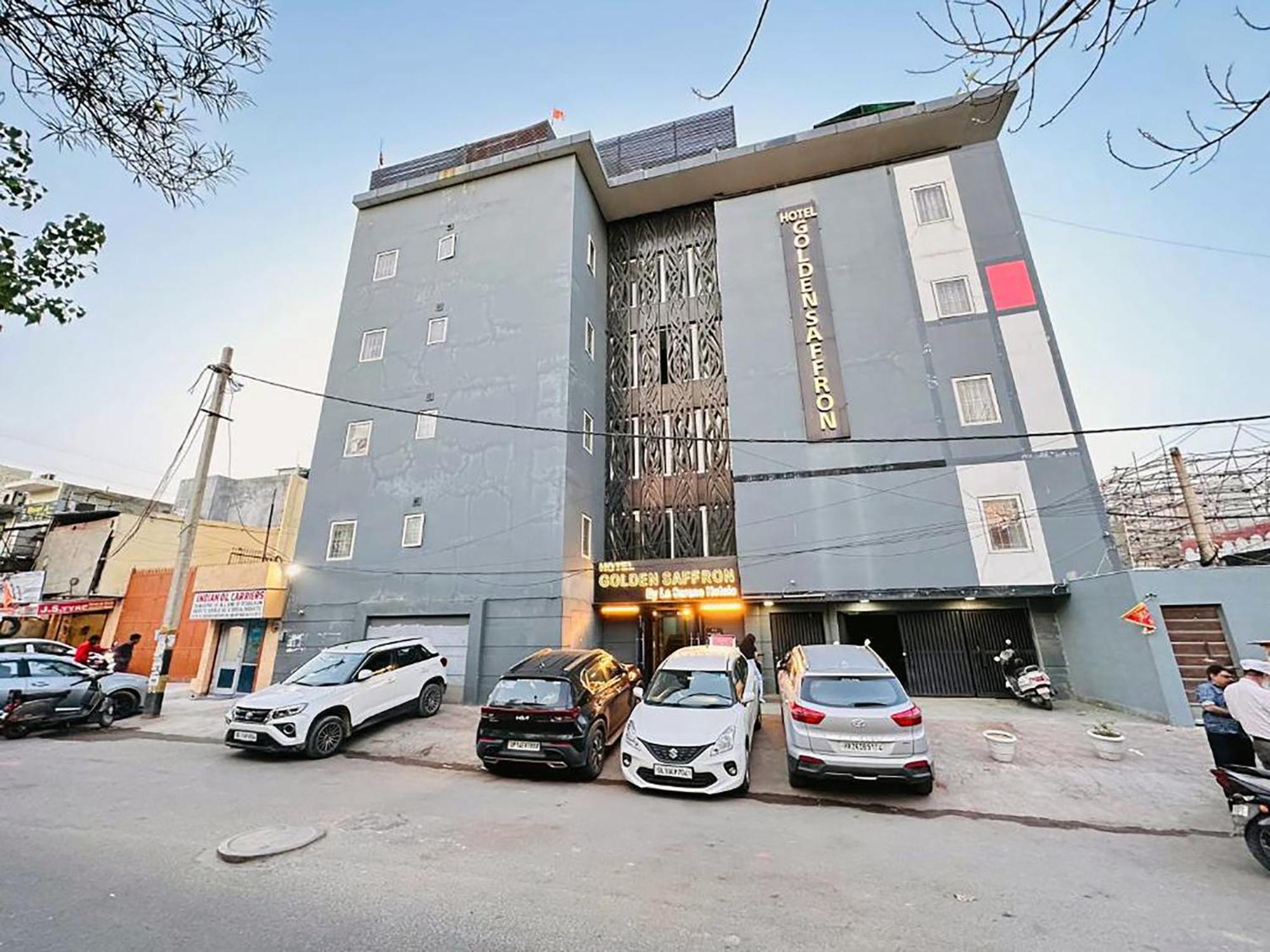 Hotel Golden Saffron By Qotel-Punjabi Bagh Ню Делхи Екстериор снимка