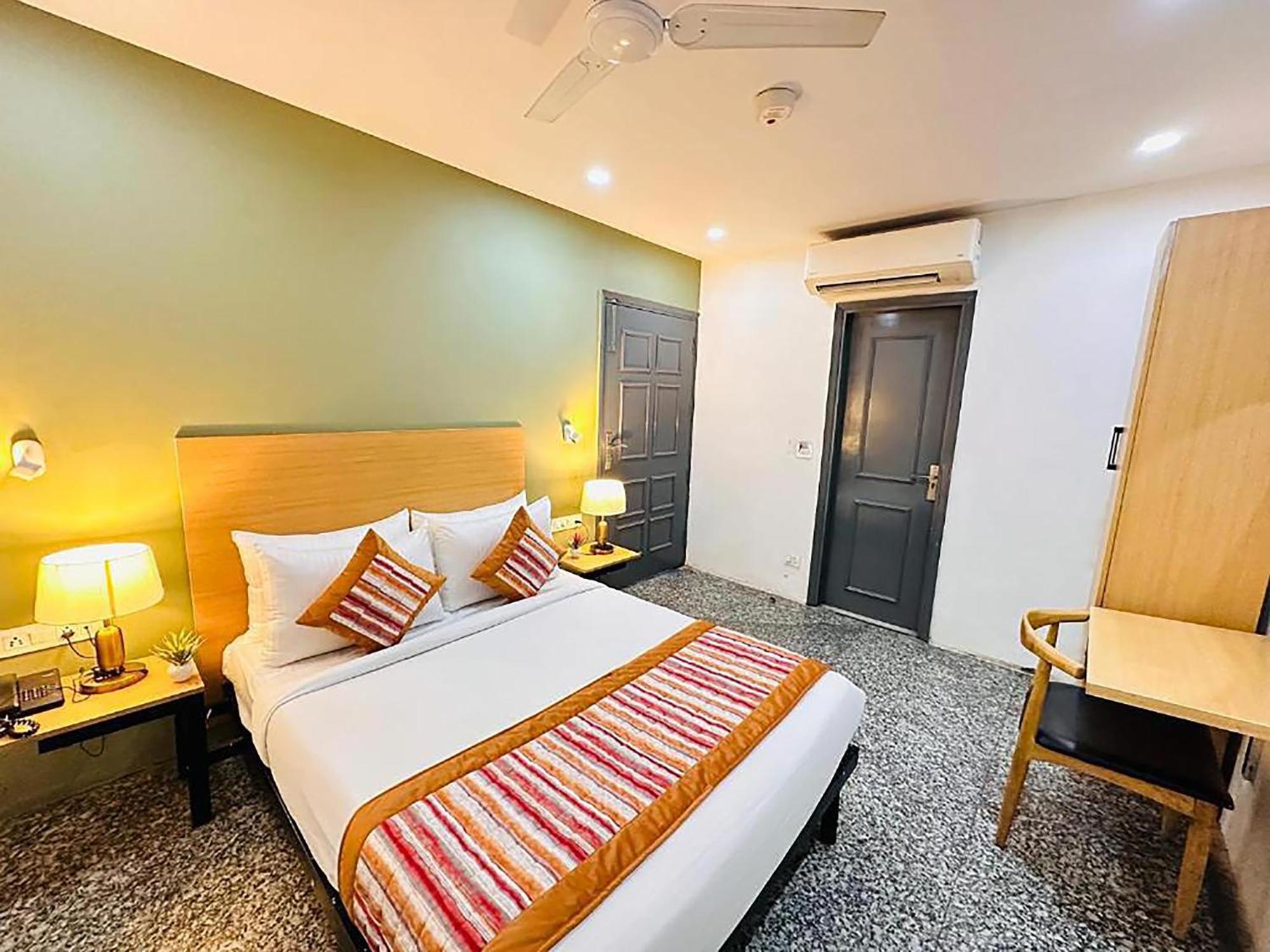 Hotel Golden Saffron By Qotel-Punjabi Bagh Ню Делхи Екстериор снимка