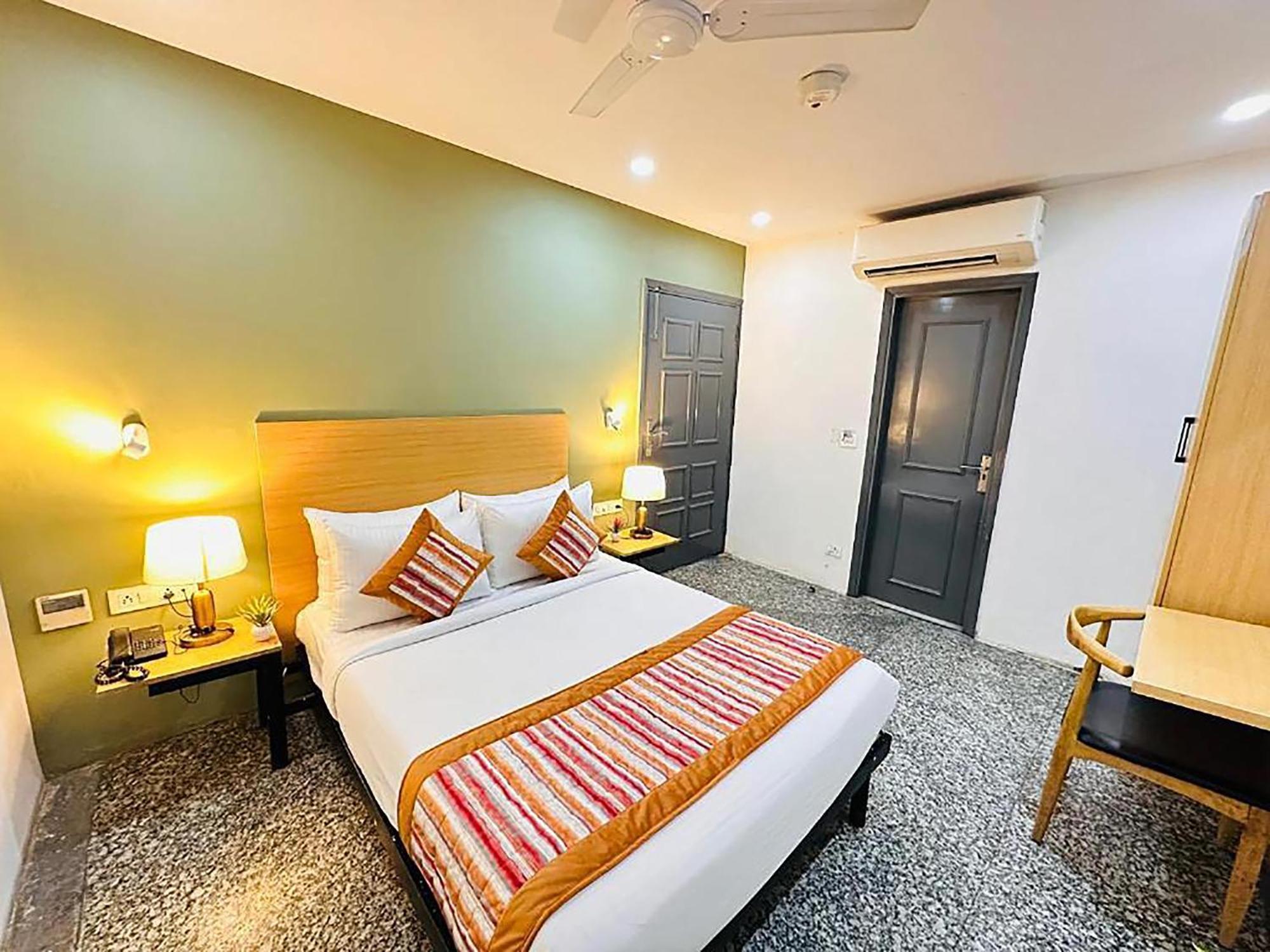 Hotel Golden Saffron By Qotel-Punjabi Bagh Ню Делхи Екстериор снимка